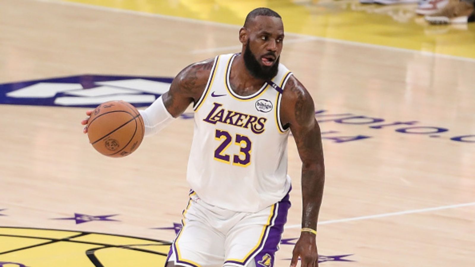NBA : LeBron James makes a triumphant comeback after missing two games due to foot injury, helps Lakers rout Grizzlies LeBron James in the frame