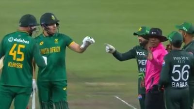 Mohammad Rizwan, Haris Rauf get into heated spat with Heinrich Klaasen during Cape Town ODI, Babar Azam separates the parties - WATCH Heinrich Klaasen gets into altercation with Mohammad Rizwam and Haris Rauf during 2nd ODI