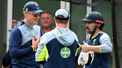 Australia head coach gives major update on Travis Head's availability for Boxing Day Test, says 'It'll just be basically what risk is associated...' Australian batsman Travis Head (R) talks to coach Andrew McDonald (L) in the nets at the Melbourne Cricket Ground (MCG) in Melbourne on December 24, 2024, ahead of the fourth cricket Test match between Australia and India starting December 26.
