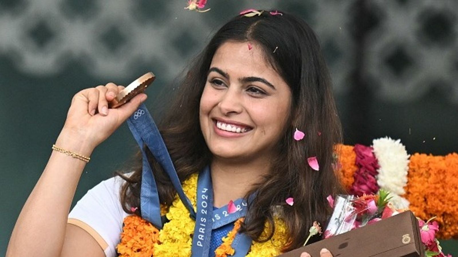 'Regret putting her in the sport of shooting...instead made her a cricketer': Manu Bhaker's father speaks on Khel Ratna snub Manu Bhaker in frame