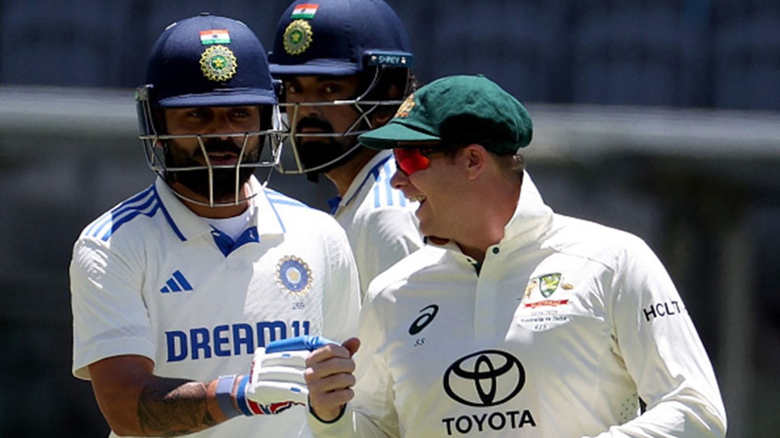 'None of the guys are out of form': Ravi Shastri backs 'dangerous' and 'hungry' Virat Kohli, Steve Smith to do well in Boxing Day Test India's Virat Kohli (L) chats with Australia's Steve Smith as he walks to the pavilion after his dismissal during the first day of the first Test cricket match between Australia and India at the Optus Stadium in Perth on November 22, 2024.
