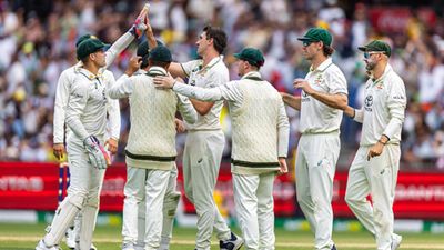 Massive setback for Australia: Middle-order batter ruled out of Sydney Test due to low-grade calf strain while fielding on Day 4 Australia celebration