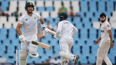 'I was sulking in toilet, I came out when...': After making it to WTC final, South Africa star reveals nervous moments during Centurion Test against Pakistan South Africa's Aiden Markram (L) and Temba Bavuma (C) run between the wickets as Pakistan's Khurram Shahzad (R) looks on during Day 4 of the first Test
