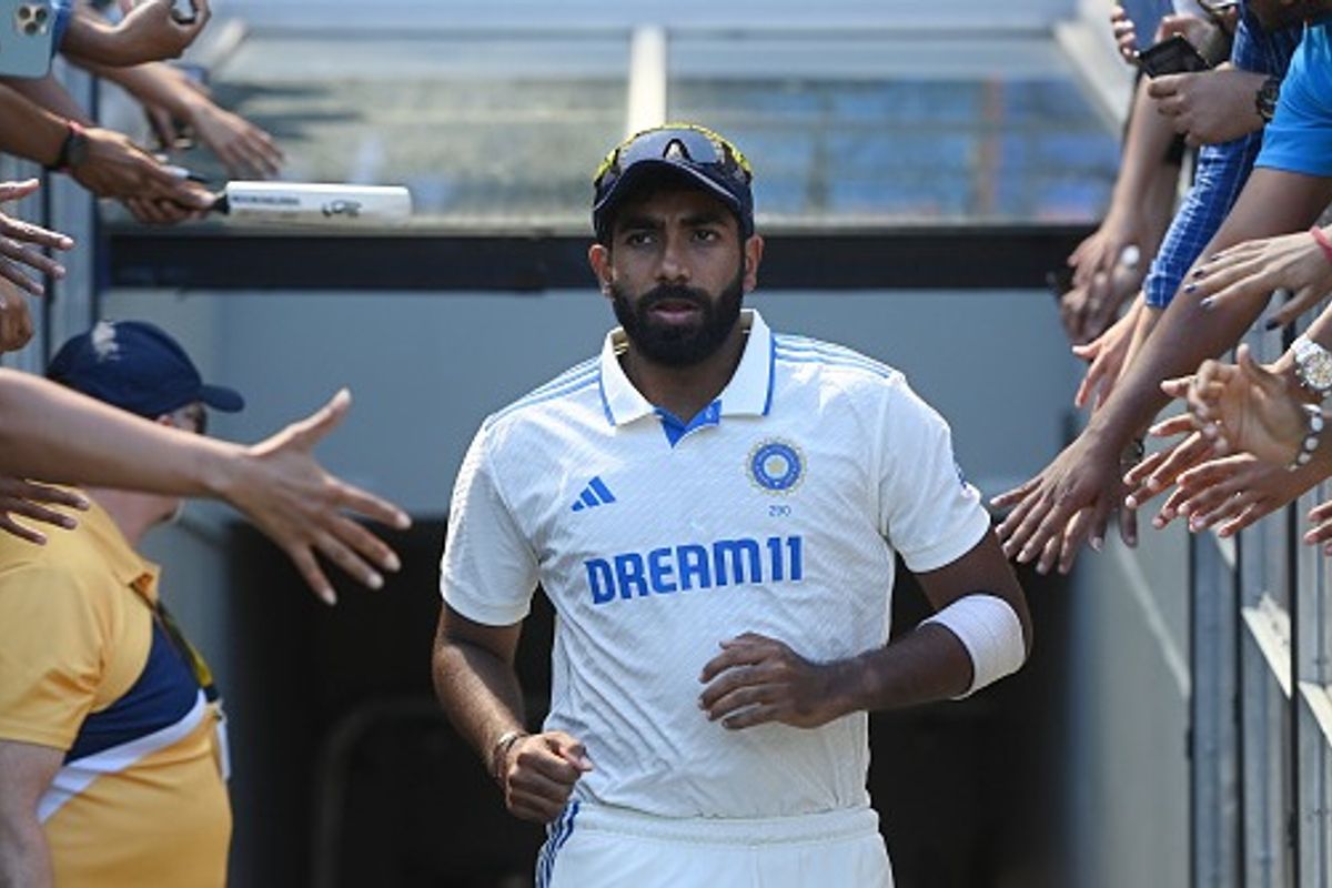 जसप्रीत बुमराह : ICC अवॉर्ड के लिए नामांकित, क्या जीत पाएंगे सर गारफील्ड सोबर्स ट्रॉफी.... 2 Men Cricketer of the Year - ICC nominates Jasprit Bumrah for prestigious award despite MCG Test defeat, Indian pacer has the opportunity to become Men's Cricketer of the Year - SportsTak