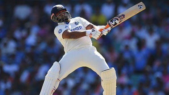 Sachin Tendulkar couldn't help himself from heaping ultimate praise on Rishabh Pant's 33-ball 61 batting onslaught in IND vs AUS Sydney Test