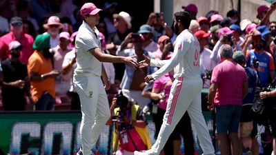 Why did Pat Cummins thank Rohit Sharma and Jasprit Bumrah after epic 3-1 series win? Reason revealed Pat Cummins and Jasprit Bumrah shaking hands after the match