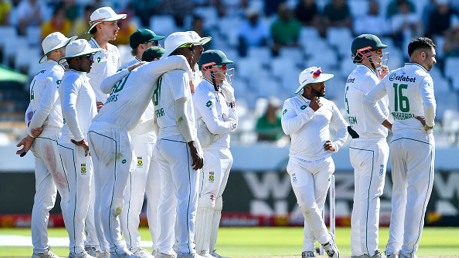 'Whoever is free': South Africa head coach wants to prepare for WTC 2025 final vs Australia with one-off Test, board set to invite any of these two teams to England South Africa players looks at the big screen during day 4 of the 2nd Test between South Africa and Pakistan at Newlands Cricket Ground on January 06, 2025 in Cape Town.