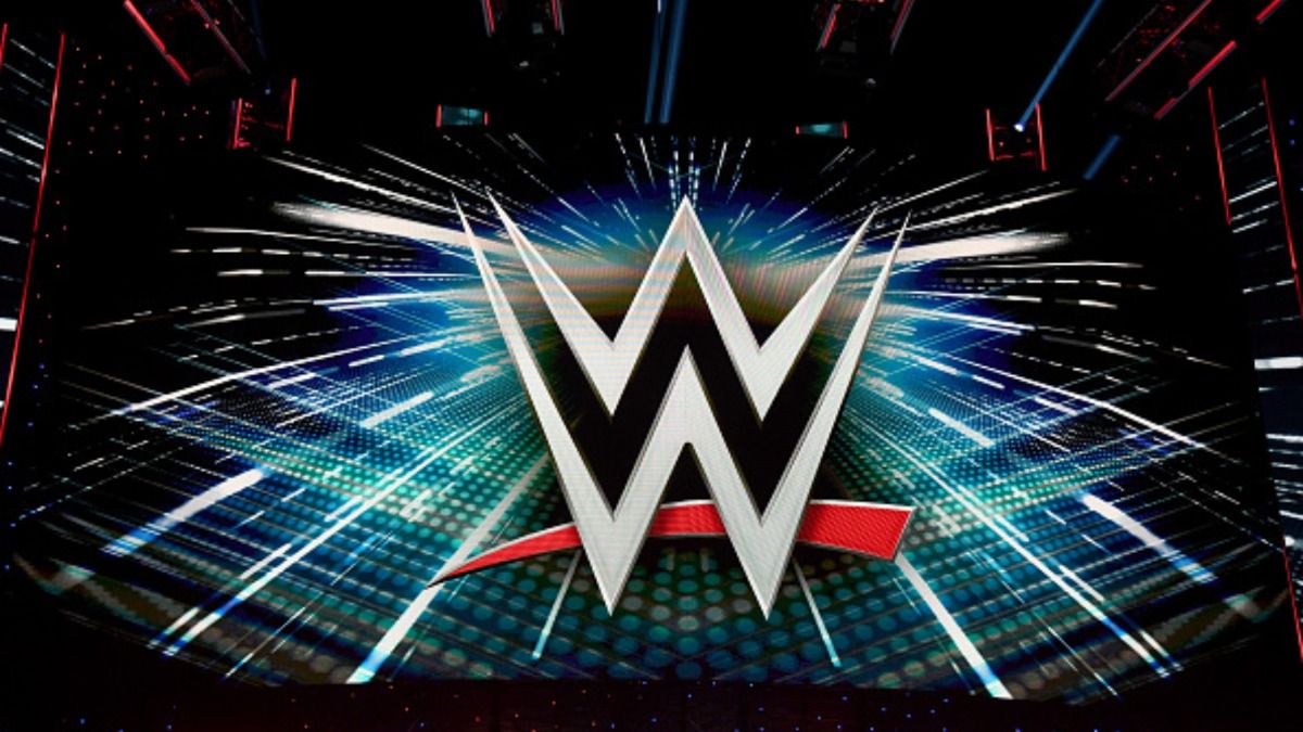 WWE Hall of Famer rushed to hospital after major health scare, know all details