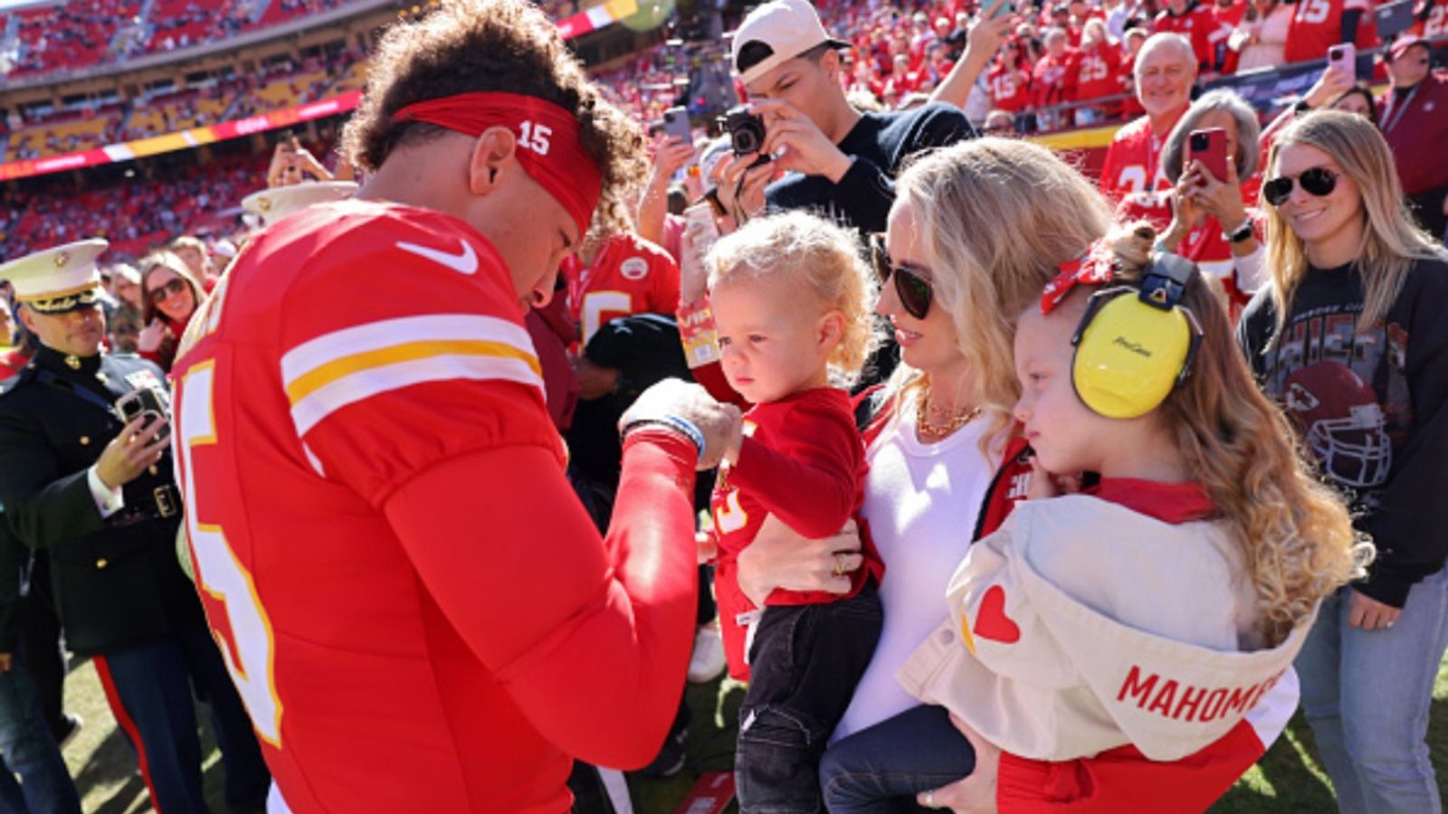 Patrick and Britanny Mahomes all set to welcome their baby at this date, Will it coincide with Chiefs Playoffs? know here Patrick Mahomes, Britanny and their two kids in the frame