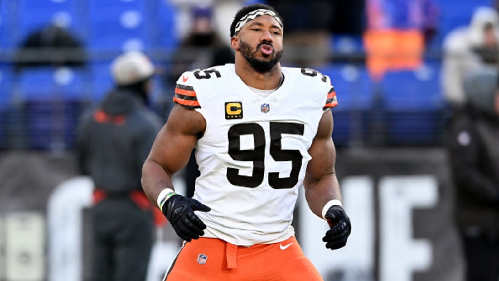 WATCH: Browns' Myles Garrett melts hearts with his touching response to Ravens' rookie's jersey request Myles Garrett in the frame
