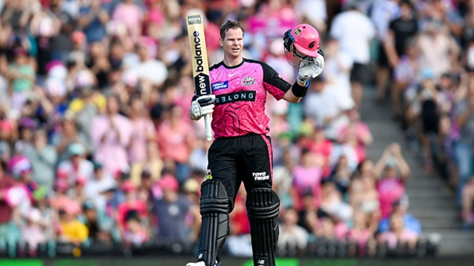 Days after Border-Gavaskar series win in Sydney, Steve Smith smashes fifth T20 century to equal all-time BBL record Steve Smith of Sixers celebrates his century during the BBL match against Perth Scorchers at Sydney Cricket Ground, on January 11, 2025.