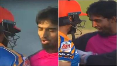 Ugly scenes in BPL 2024-25! Bangladesh pacer Tanzim Hasan Sakib shoulder barges Pakistan's Mohammad Nawaz followed by verbal spat; watch video Tanzim Hasan Sakib, Mohammad Nawaz