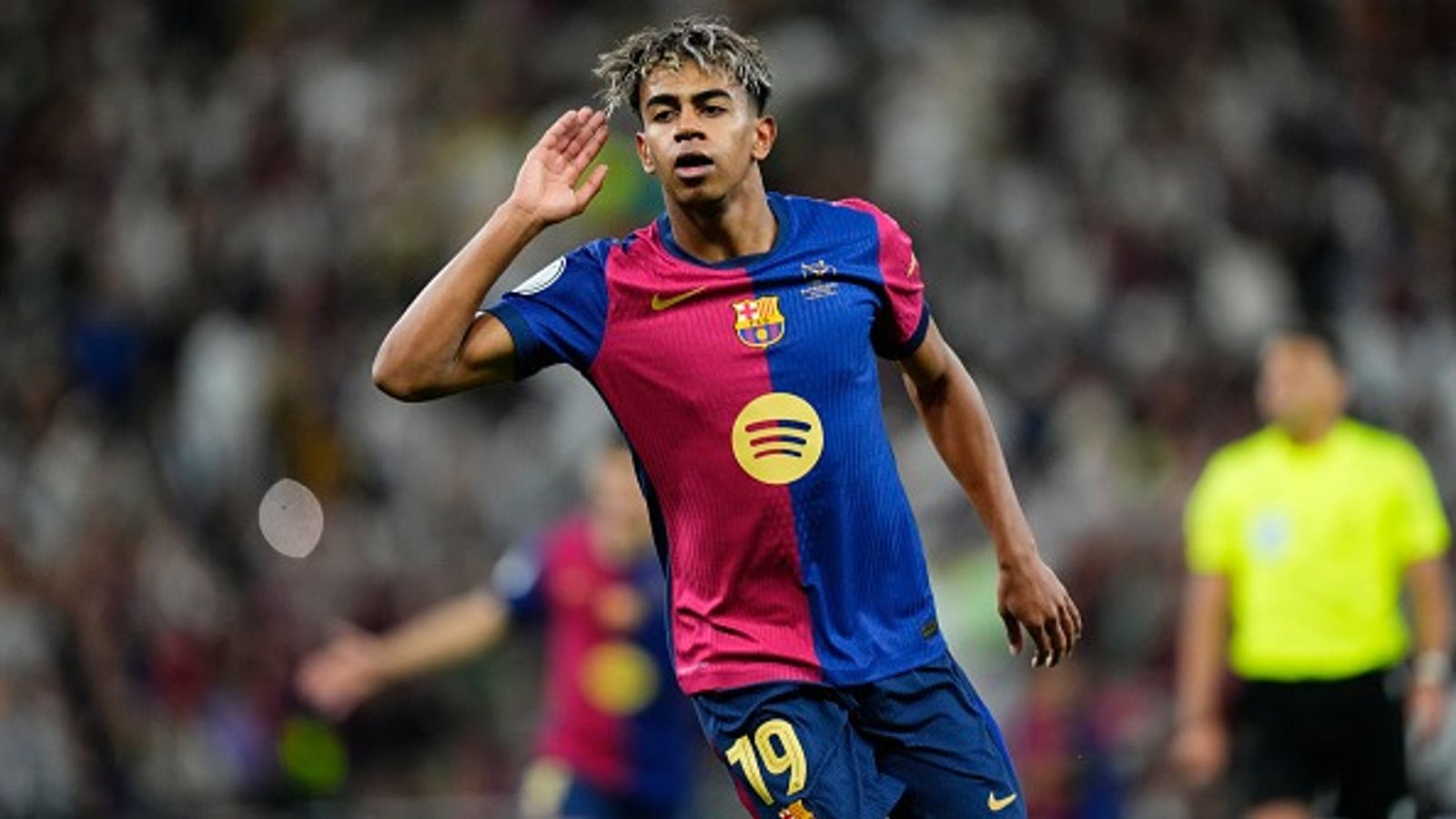 Former FC Barcelona Forward Hails 17-Year-Old Wonder Kid Lamine Yamal as Blend of Lionel Messi and Neymar Jr Former FC Barcelona Forward Hails 17-Year-Old Wonder Kid Lamine Yamal as Blend of Lionel Messi and Neymar Jr