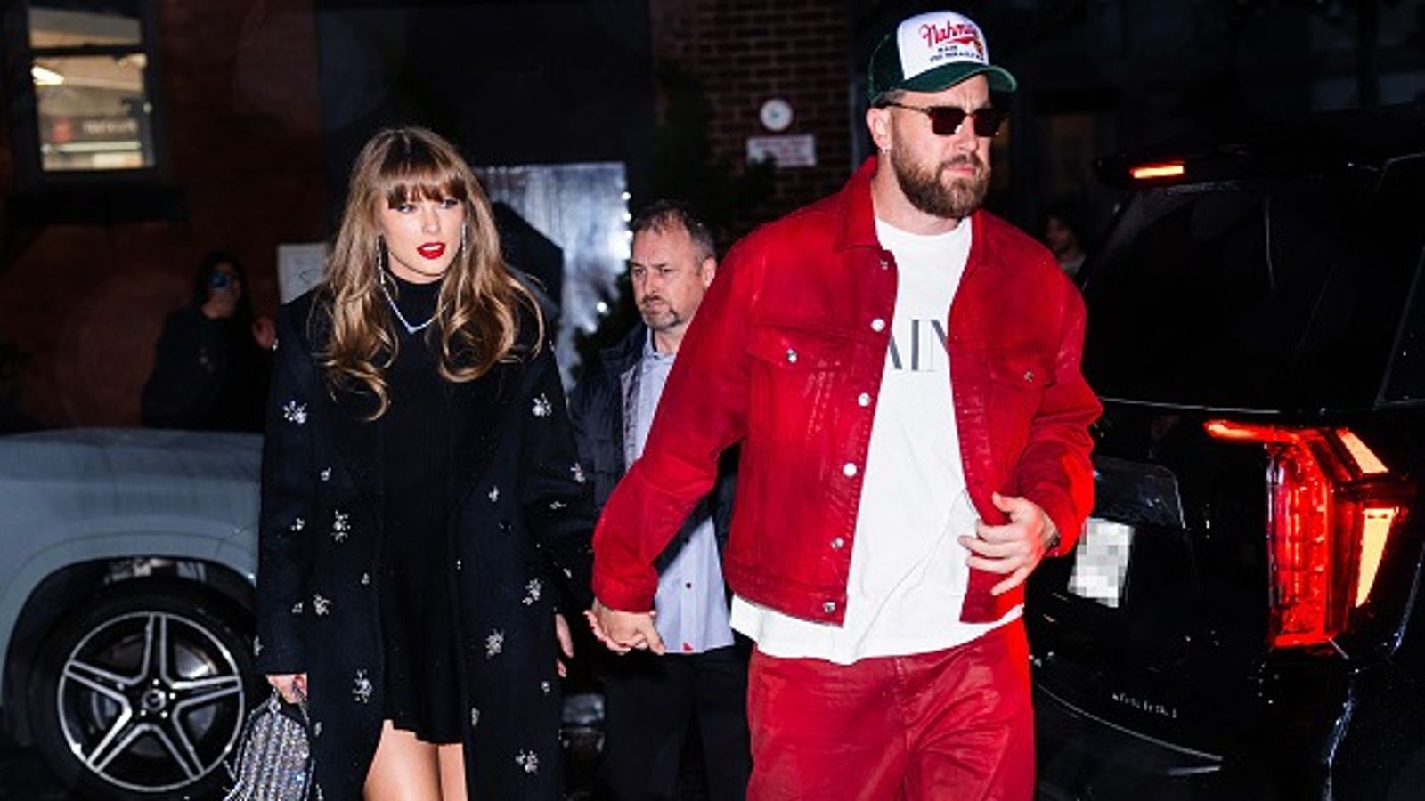Taylor Swift's Secret Game Day Ritual with Travis Kelce Exposed by Former Chiefs Cheerleader; Know the details Taylor Swift and Travis Kelce in the frame.