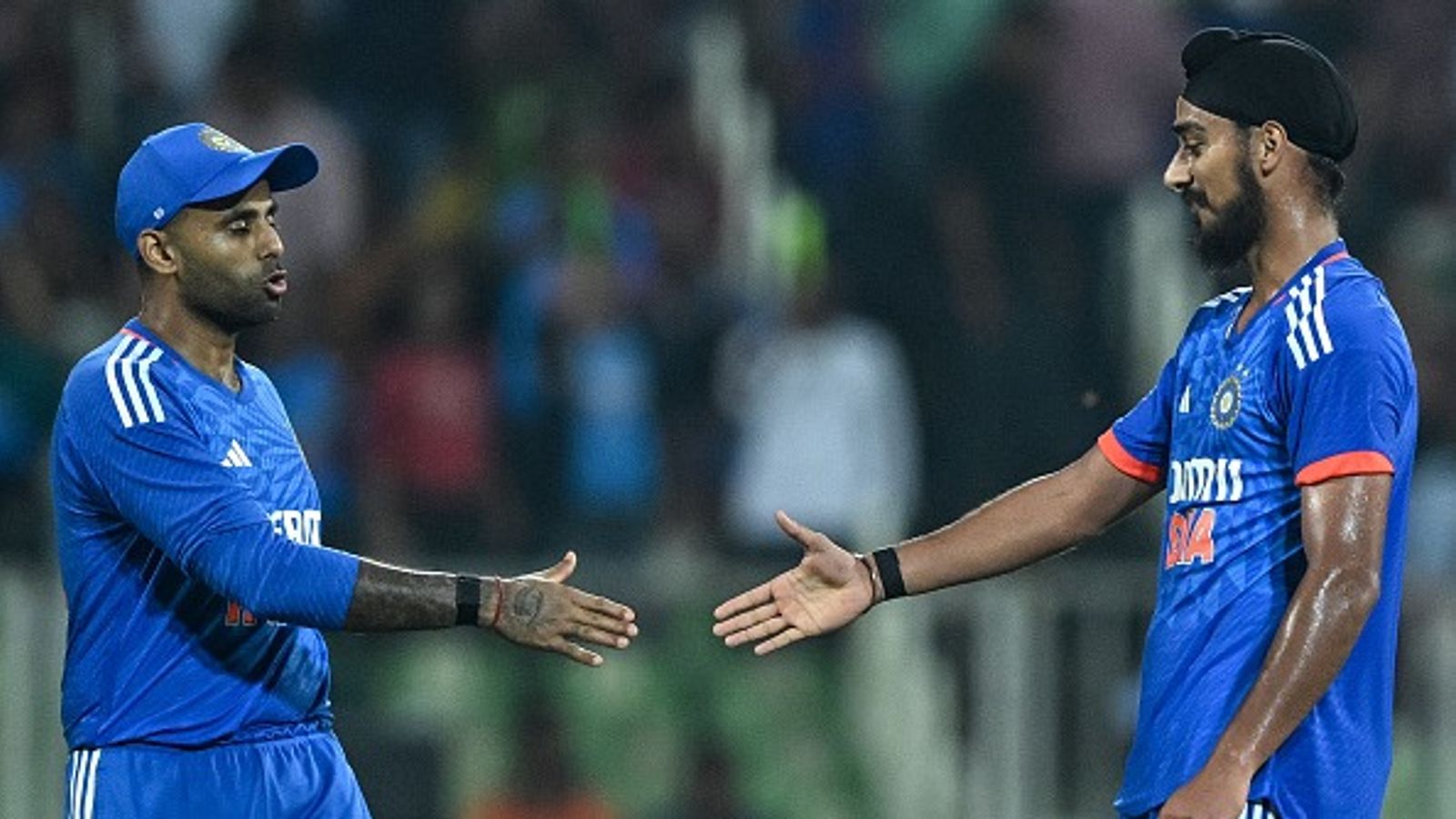 WATCH | Bhalo ache...': Arshdeep Singh turns Bengali at Eden Gardens in Kolkata ahead of 1st T20I against England Arshdeep Singh along with Suryakumar Yadav