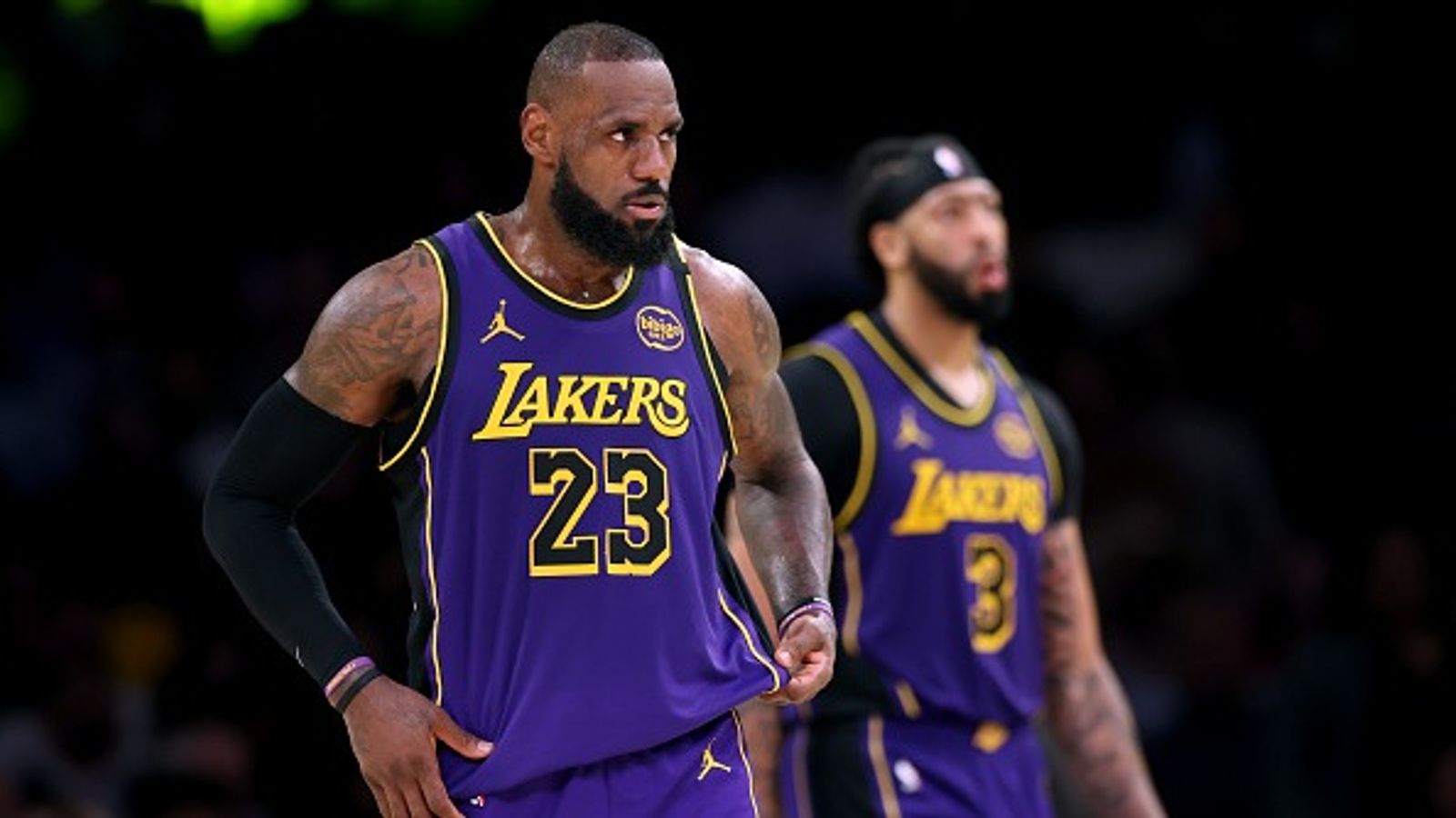 Former Mavericks Forward Weighs in on the Struggles of LA Lakers, Makes Huge Claim About Star Duo LeBron James and Anthony Davis, 'If I’m LeBron or Anthony Davis...' LeBron James and Anthony Davis in the frame.