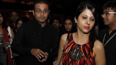 Virender Sehwag to divorce wife Aarti Ahlawat after 20 Years of marriage? report sparks massive buzz Virender Sehwag with wife Aarti Ahlawat in frame