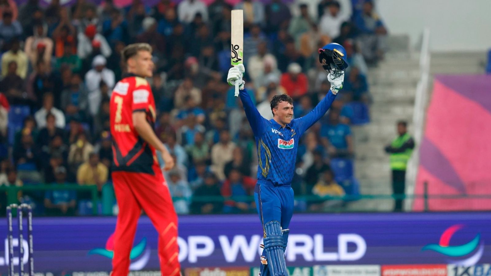 ILT20: Former KKR batter's 55-ball 105, Windies batter's 96 help MI Emirates romp over CSK all-rounder's Desert Vipers with 154-run win Tom Banton of MI Emirates raises his bat after scoring a hundred during the match 22 of the ILT20 match between the MI Emirates and the Desert Vipers held at the Zayed Cricket Stadium, Abu Dhabi on the 27th January, 2025.