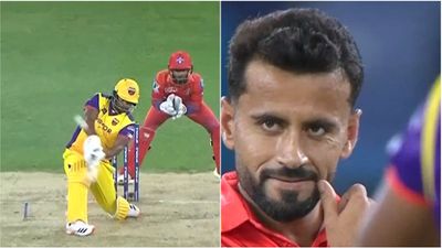 WATCH: Johnson Charles turns left-hander to counter Zahir Khan as he leaks 28 runs in over, leads Sharjah Warriorz to 9-wicket win over Dubai Capitals Johnson Charles, Zahir Khan
