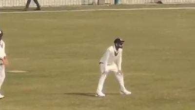 'Kohli ko bowling do': Fans at Arun Jaitley Stadium request Delhi captain Ayush Badoni to give bowling to Virat, Watch Video Virat Kohli fielding