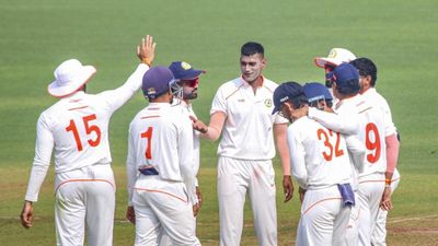 Ranji Trophy: Jammu Kashmir ride on 26-yr-old's sizzling 7-fer, Shubham Khajuria's all-round show to roll into quarters with 182-run win over Baroda Jammu & Kashmir beat Baroda by 182 runs in Raji Trophy clash