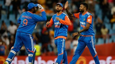Big blow to India ahead of Champions Trophy, star player set to stay out of action for over a month after fracturing finger India's Sanju Samson (L) Varun Chakravarthy (C) and Hardik Pandya in frame