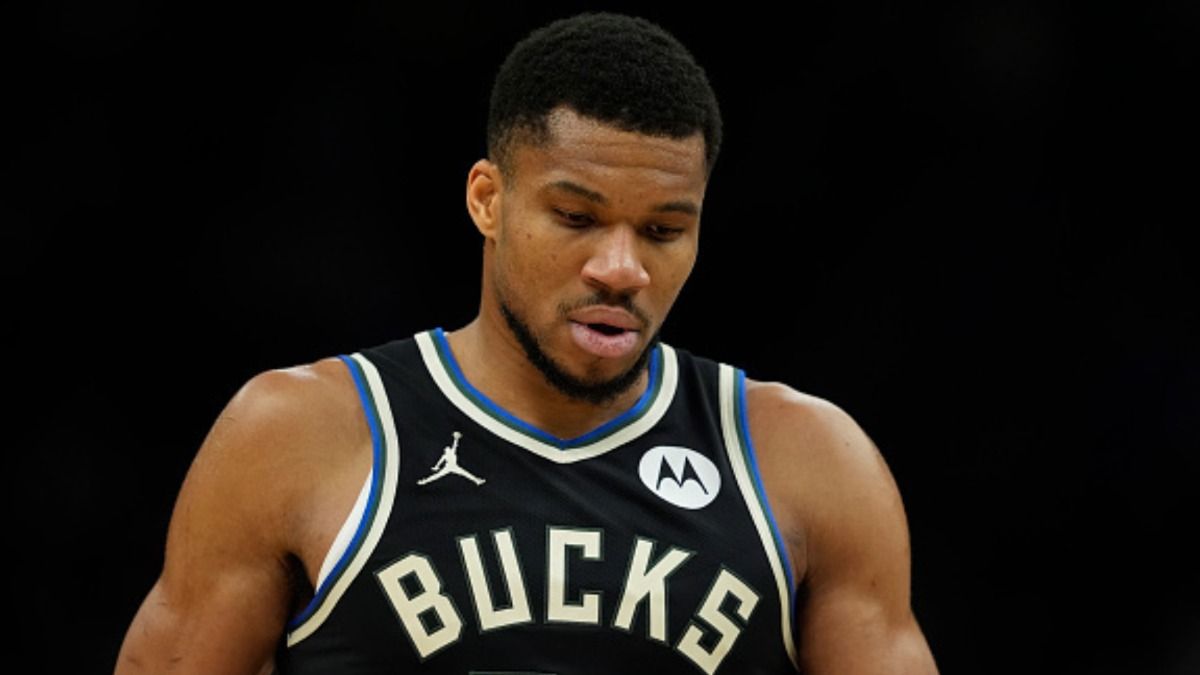 Milwaukee Bucks Injury Report: Will Giannis Antetokounmpo feature against Charlotte Hornets?