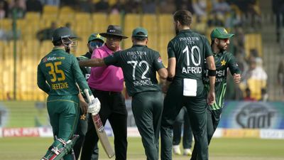 'Matthew didn't say anything, I kept...': Shaheen Shah Afridi breaks silence on his heated altercation with Breetzke Shaheen Afridi and Matthew Breetzke's heated altercation during tri nation series
