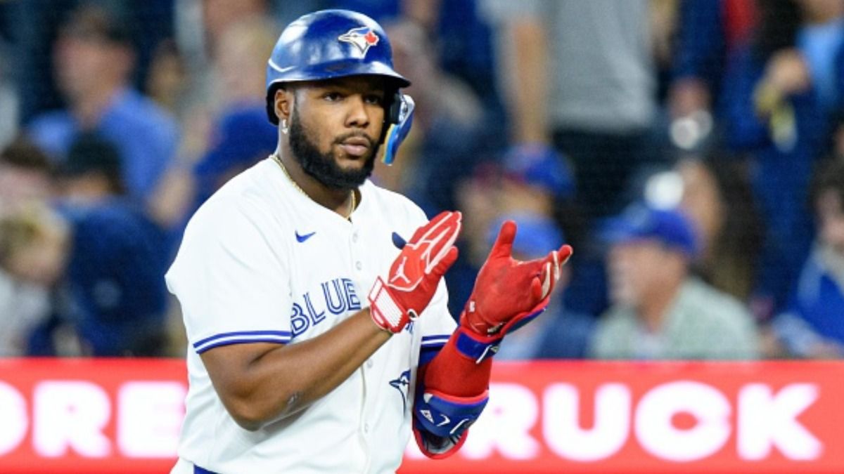Toronto Blue Jays seek long-term deal with four-time All-Star ahead of spring training