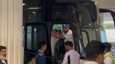 Watch: Did Rohit Sharma take his forgetfulness to Dubai? India captain spotted waiting at airport for long after team's arrival for Champions Trophy Rohit Sharma was spotted waiting for someone at Team Bus after India's arrival in Dubai for Champions Trophy