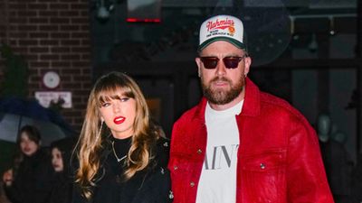 Travis Kelce Spends Over $140,000 on Lavish Valentine’s Day Gifts for Taylor Swift Travis Kelce and Taylor Swift in the frame