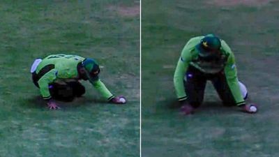 Injury scare for Pakistan, star batter leaves field during first over against New Zealand in Champions Trophy 2025 opener Fakhar Zaman injured