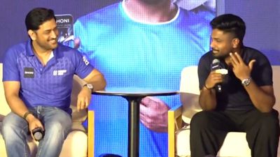 WATCH: RR captain Sanju Samson's response on speculation concerning Dhoni's IPL career goes viral MS Dhoni and Sanju Samson