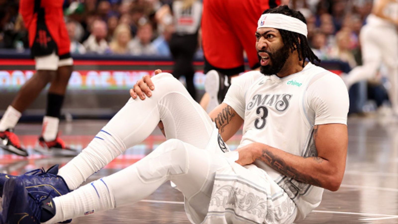 Anthony Davis injury update: Dallas Mavericks star will be reevaluated after two weeks following injury Anthony Davis in the frame