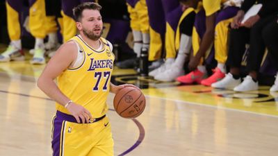 How many points did Luka Doncic score tonight? Lakers vs. Hornets stats SportsTak