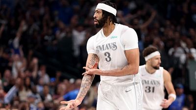 Anthony Davis Injury Report: Will the Mavericks' Star Center Play Tonight Against the Pelicans? Anthony Davis in the frame.