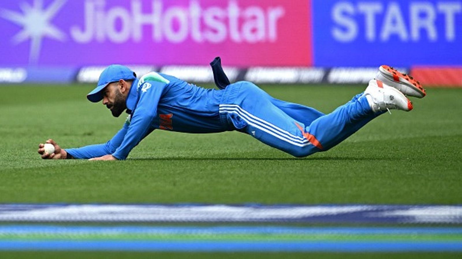 Virat Kohli shatters Mohammad Azharuddin's 25-yr-old all-time record during India vs Pakistan's Champions Trophy battle Virat Kohli shatters Mohammad Azharuddin's 25-yr-old all-time record during India vs Pakistan's Champions Trophy battle