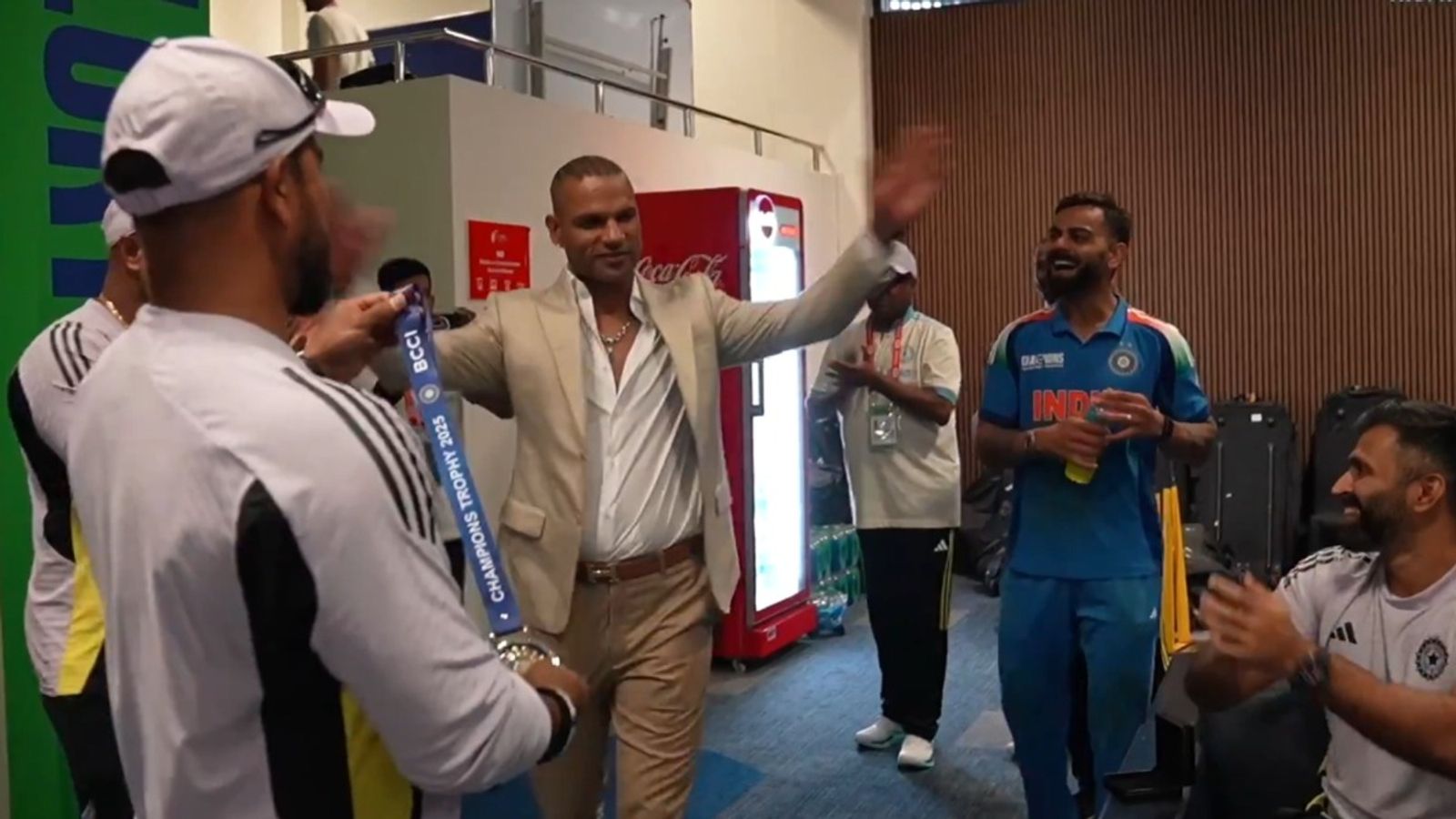 Not Jadeja or Iyer, star all-rounder receives 'Impact Fielder' award by Shikhar Dhawan for India vs Pakistan clash, watch VIDEO In frame Shikhar Dhawan along with Virat Kohli and T Dilip