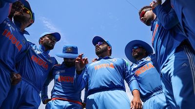 'Don't have to take New Zealand lightly...': Ex-India head coach's big suggestion for Rohit Sharma-led side for upcoming Champions Trophy clash India captain Rohit Sharma speaks to his team during the ICC Champions Trophy 2025