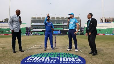 England make one big change as Afghanistan opt to bat in Champions Trophy 2025 do-or-die clash: Check playing XIs Hashmatullah Shahidi of Afghanistan flips the coin as Jos Buttler of England looks on ahead of the ICC Champions Trophy 2025 match between Afghanistan and England