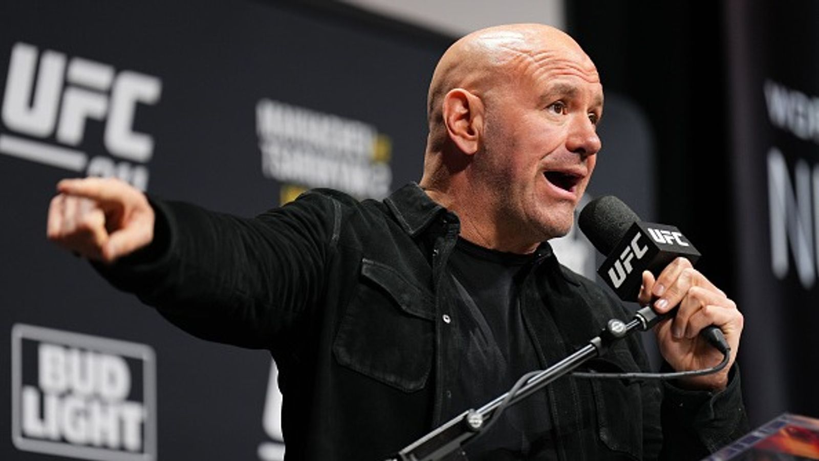 Fighter Who Once Defeated Alex Pereira Faces Tough Suspension Before Making UFC Debut UFC CEO Dana White.