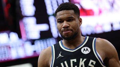 Will Giannis Antetokounmpo Play Tonight? Know the Injury Update of Bucks' Star Center Before the Game against the Nuggets? Giannis Antetokounmpo in the frame.