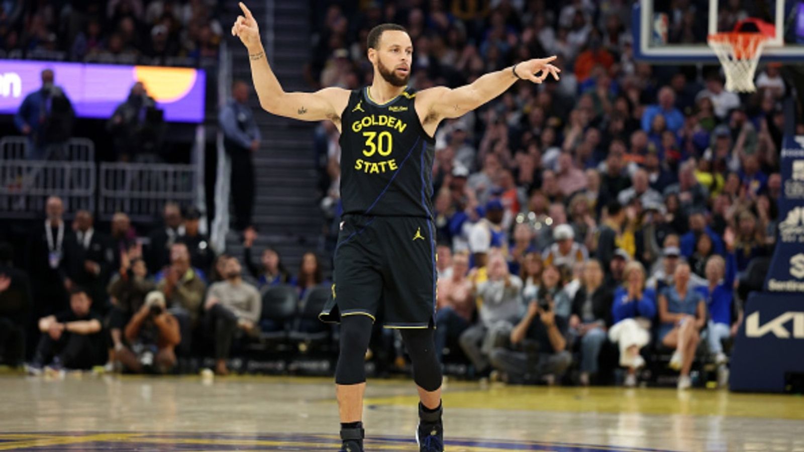 Stephen Curry drops 56 points, hits rare milestone in Golden State Warriors' victory over Orlando Magic Stephen Curry in the frame (via Getty)