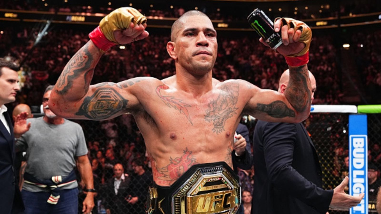 "I’m on a different level," Alex Pereira turns his back on the biggest fight of the season Alex Pereira in the frame (via Getty)
