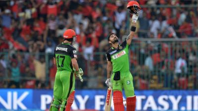 'I wouldn’t be surprised if history repeats itself...': Virat Kohli's ex-RCB teammate predicts ICC Champions Trophy 2025 finalists Virat Kohli and AB de Villers in an Indian Premier League clash