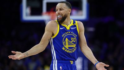 Stephen Curry ends 6-year Dunk drought, but Grimes’ 44 points propel Sixers over Warriors SportsTak
