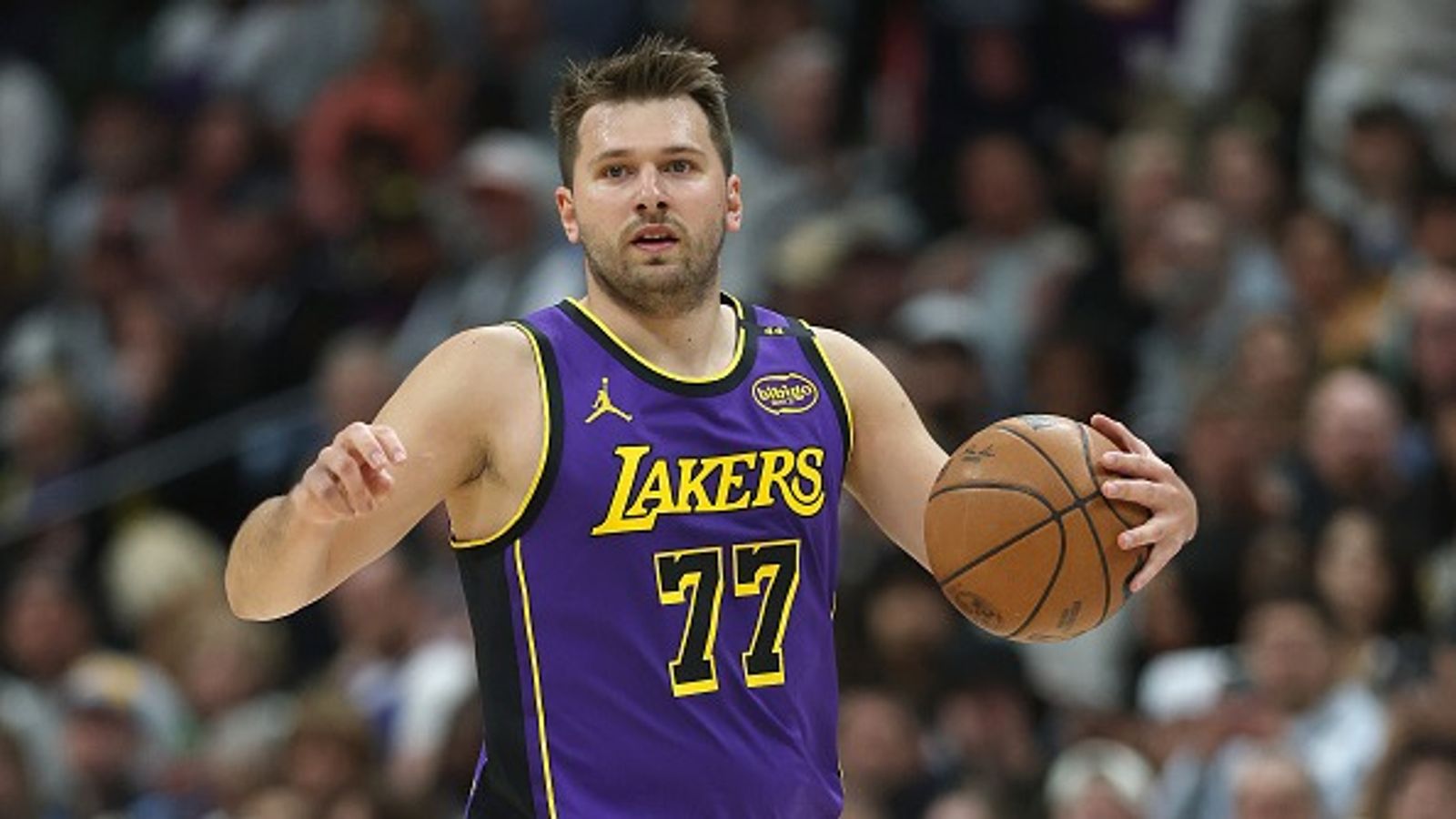 Luka Doncic Injury Report: Will the Lakers' Star Guard Play Tonight Against the Pelicans? Luka Doncic in the frame.