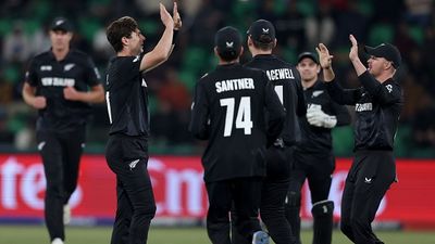 Big blow to New Zealand right ahead of Champions Trophy final against India, star player suffers nasty injury during semis clash vs SA New Zealand's Matt Henry celebrates the dismissal of South Africa's Ryan Rickelton during their Champions Trophy semifinal