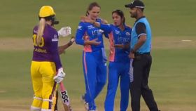 Harmanpreet Kaur got into a heated altercation with Sophie Ecclestone Harmanpreet Kaur got into a heated altercation with Sophie Ecclestone