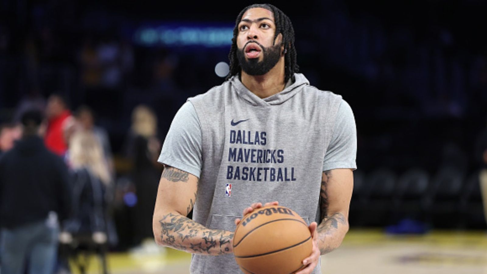 Dallas Mavericks provides with major update regarding Anthony Davis comeback, says 'he has been cleared...' Anthony Davis in the frame